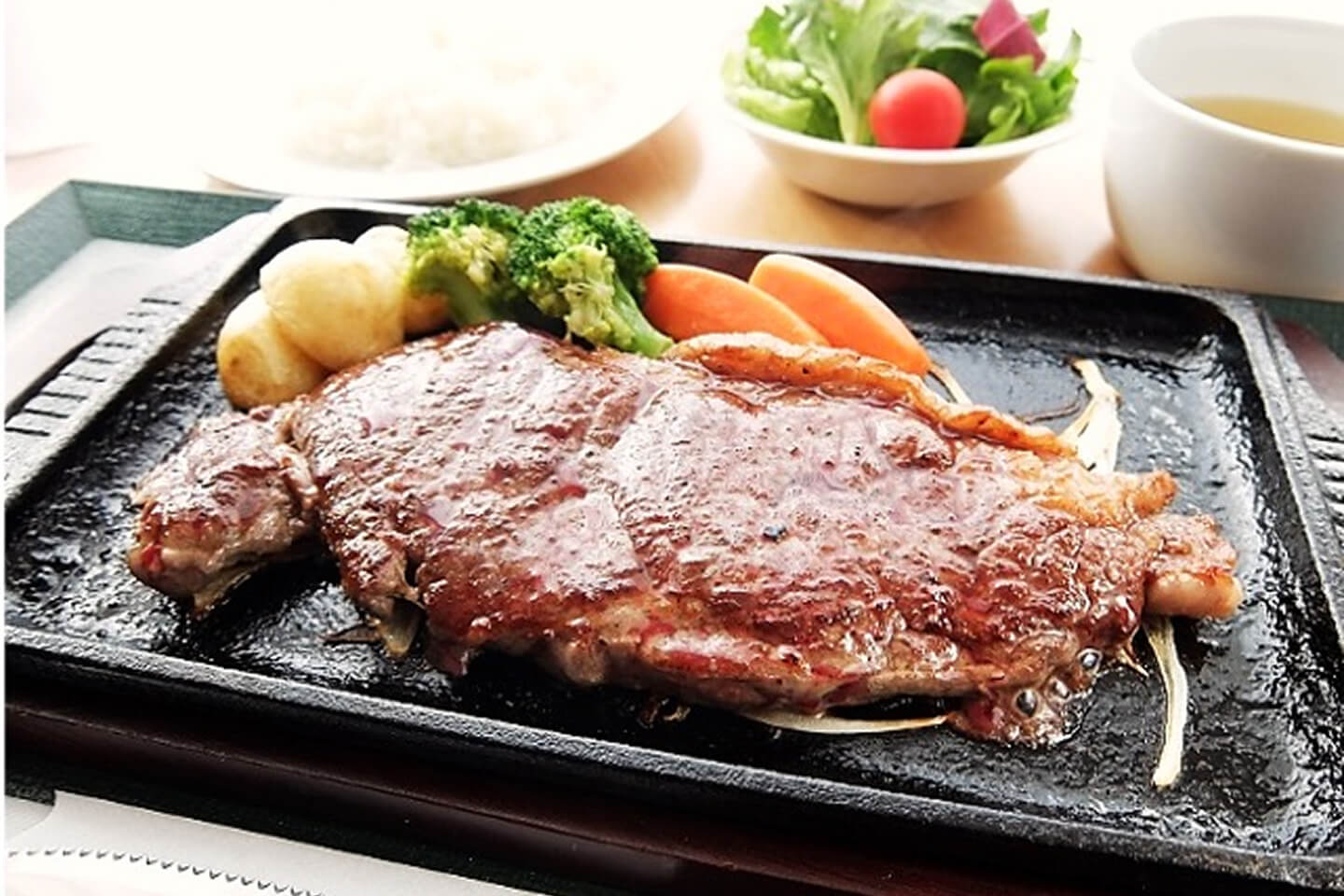 国産牛のサーロインステーキ